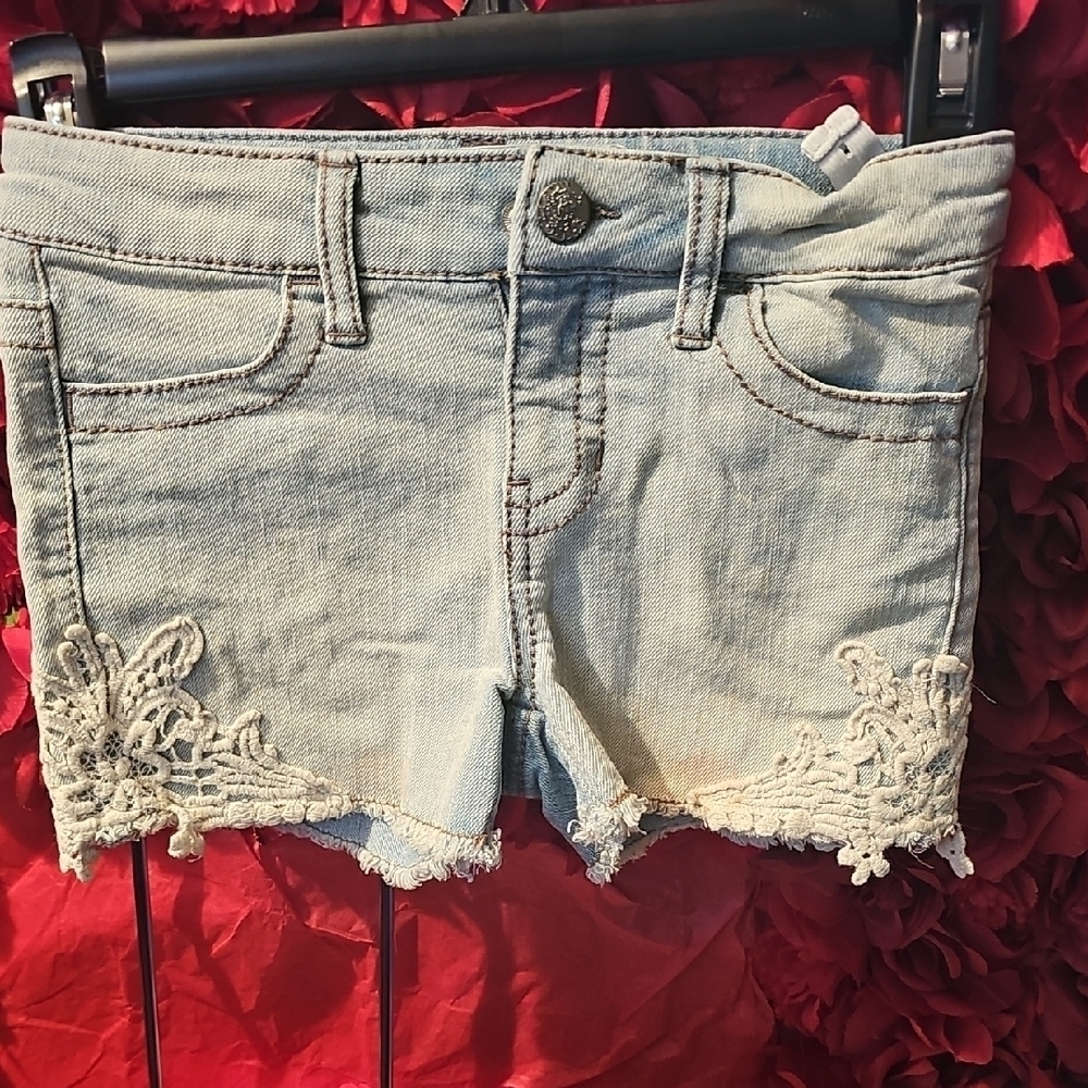 Cherokee Girls Light Blue Denim Shorts with Lace Trim Size Medium